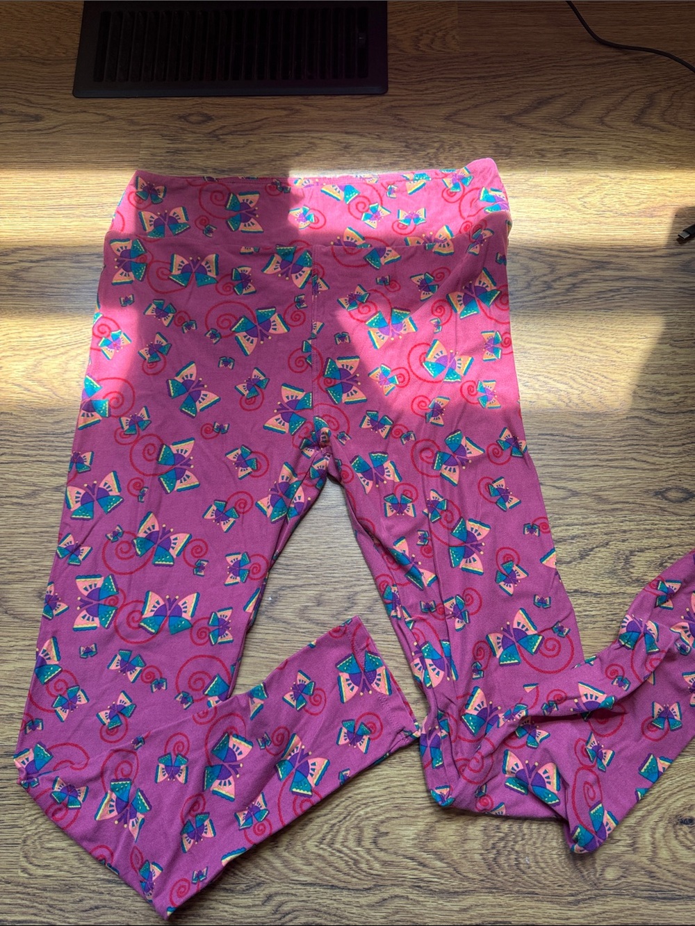 LuLaRoe Pink Bow Print Leggings